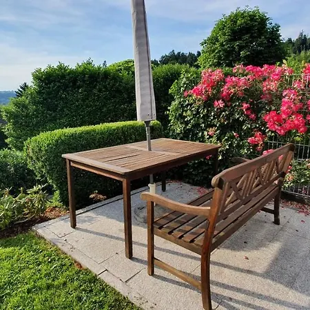 Apartment F E R I E N W O H N U N G 